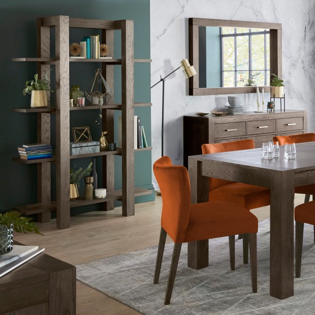Dark Oak vs Light Oak: Which Furniture Finish is Right for Your Home?