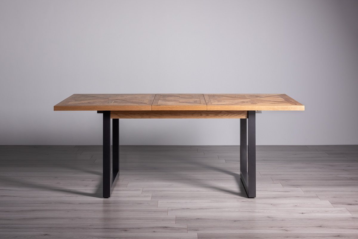 Lowry - Rustic Oak 4-6 Seater Extendable Dining Table