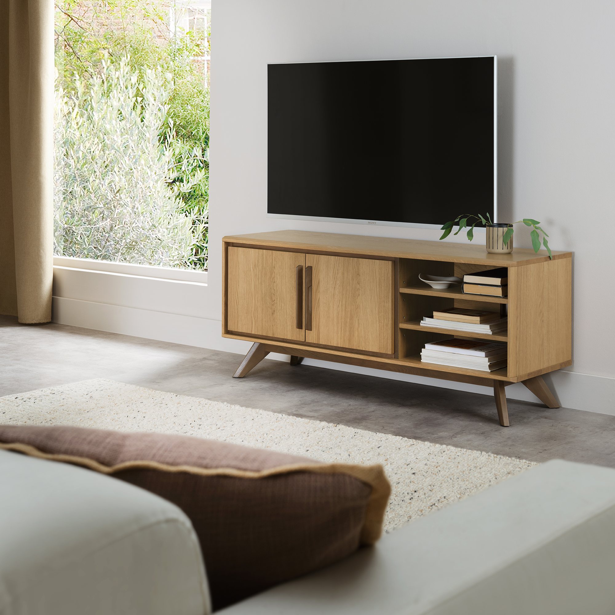 Henley Oak & Light Weathered Oak Media Unit