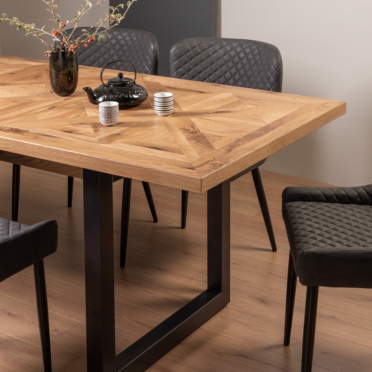 Lowry - Rustic Oak 4-6 Seater Extendable Table & 4 Grey Faux Leather Cezanne Dining Chairs