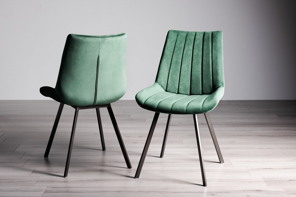 Turner - Weathered Oak 6-8 Seater Extendable Table & 6 Green Velvet Fontana Dining Chairs