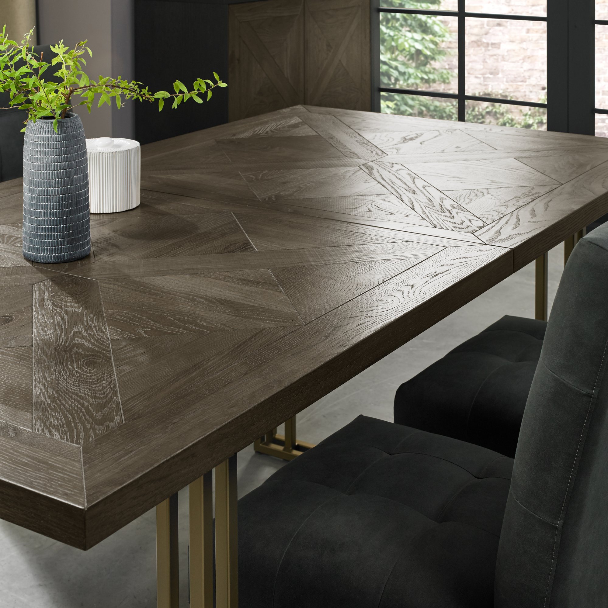 Varela Fumed Oak 6-8 Extension Dining Table