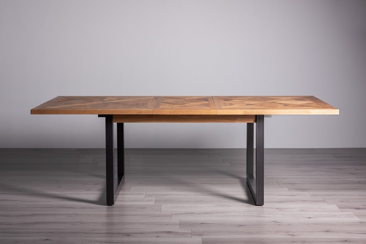 Lowry - Rustic Oak 6-8 Seater Extendable Dining Table