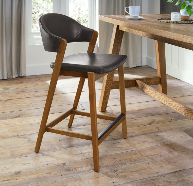 Rosen - Rustic Oak Bar Stool in Vintage Brown Bonded Leather Rosen - Rustic Oak Bar Stool in Vintage Brown Bonded Leather