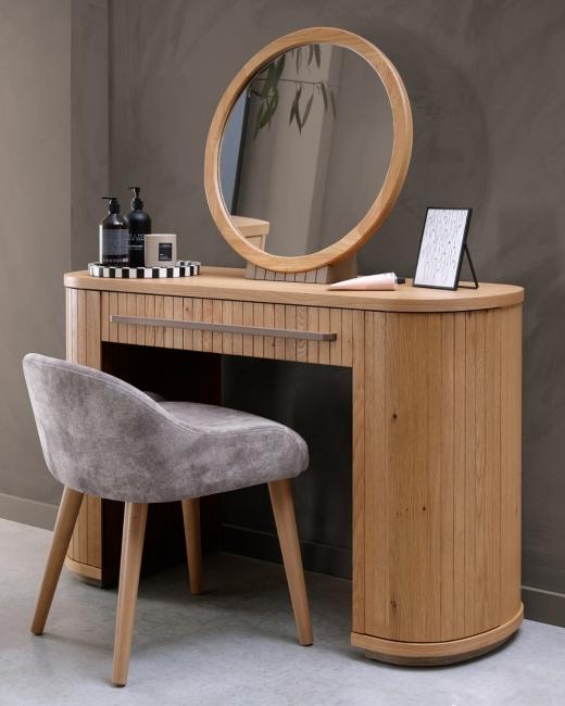 🌿 The Astra Dressing Table in... 